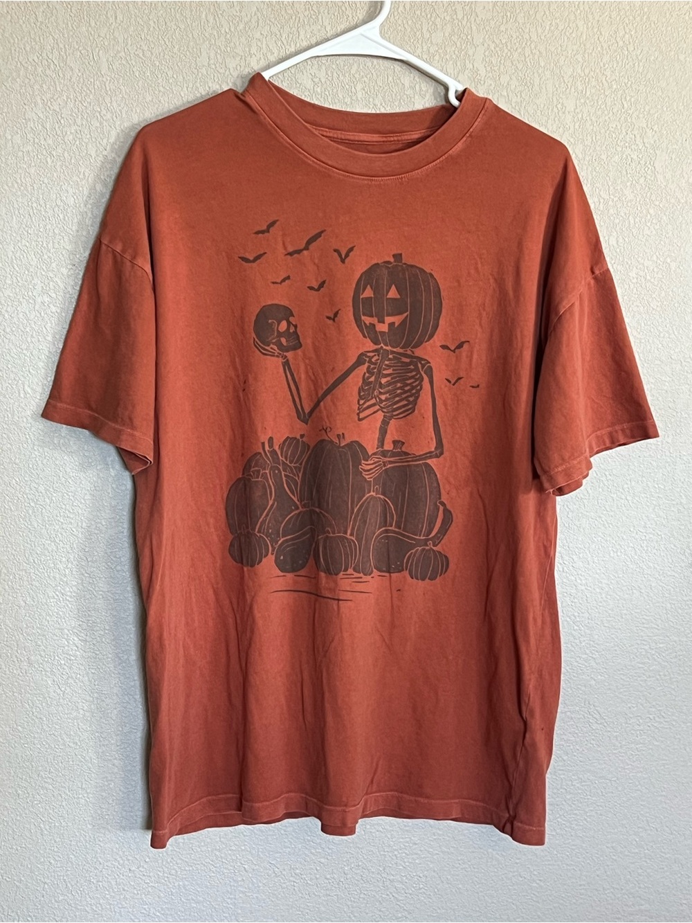 American Eagle Outfitters “The Halloween Shop” Pumpkin Skeleton Graphic Tee